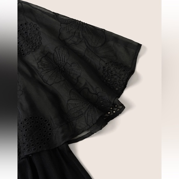 BloomChic Plus SIze 2XL Crochet Lace Mesh Cut Out Ruffle Sleeve Knit Top us18-20 - Picture 4 of 7